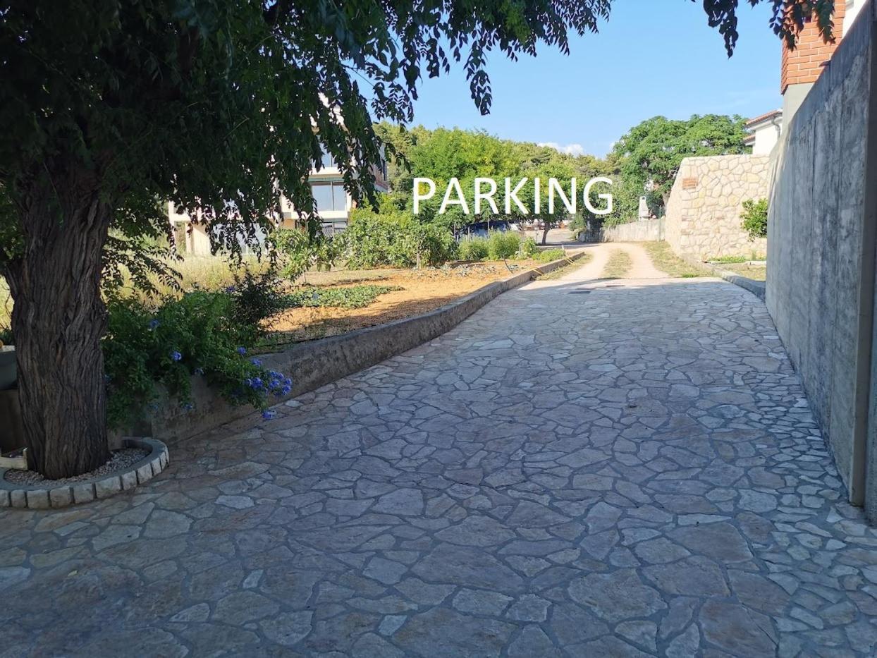 Room'S Brica Barbat na Rabu Exterior foto